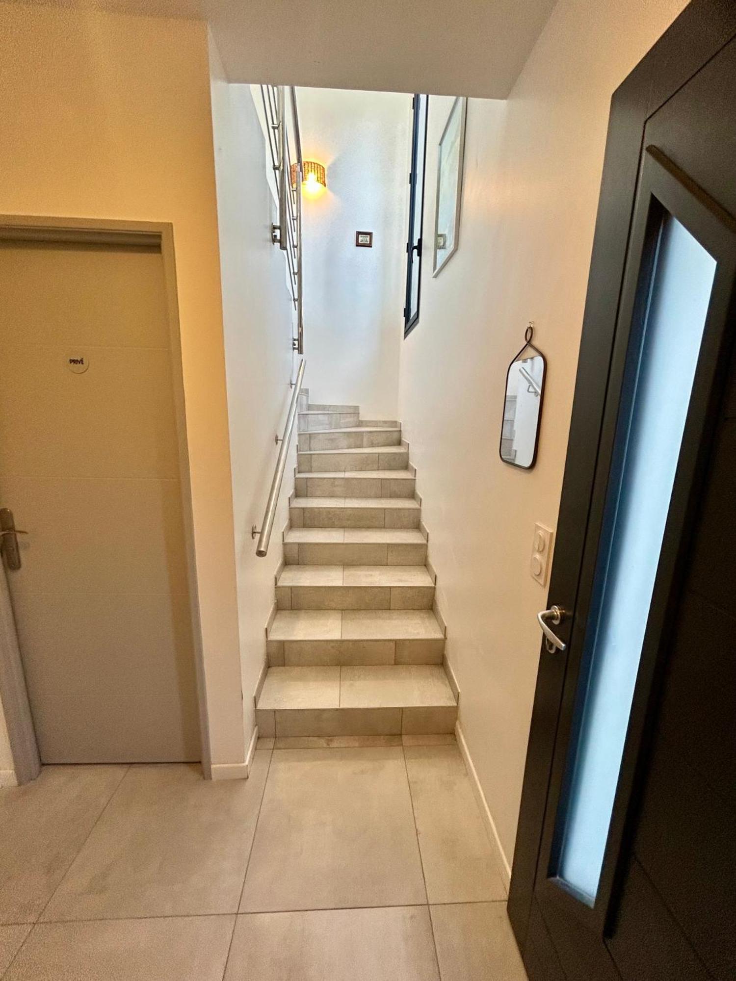 Appartement Luxe Le Levant Hyères Exterior foto